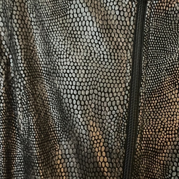 Sport Haley zipper front vest. Size Medium. - Picture 3 of 6